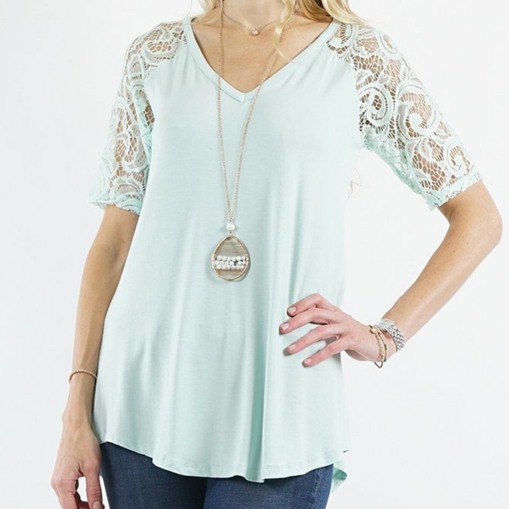 Brand new lace sleeved v-neck tunic